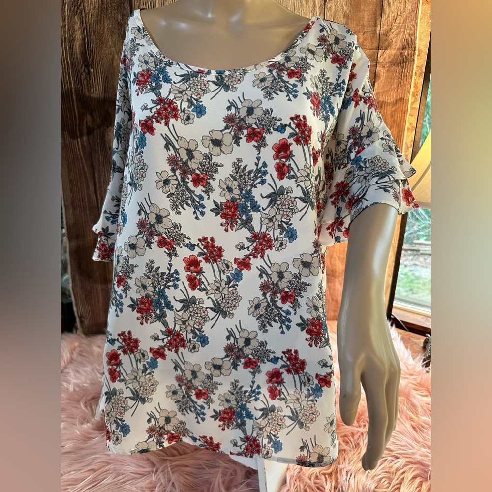 Closetrix Floral Blouse XL Multi Color Open Back Strappy 3/4 Sleeve Top